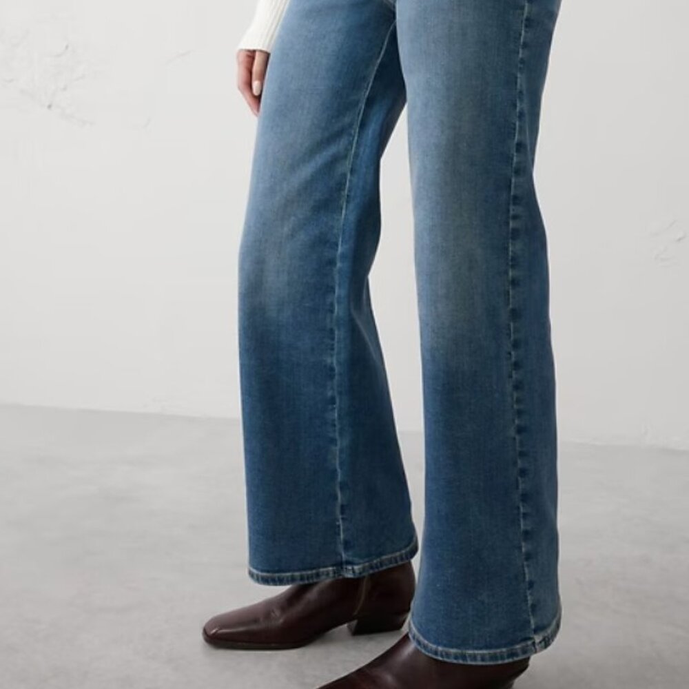 Wide-Leg High-Rise Pull-On Jean